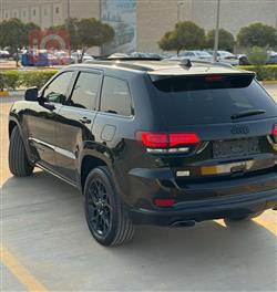 جیپ گراند شیرۆکی